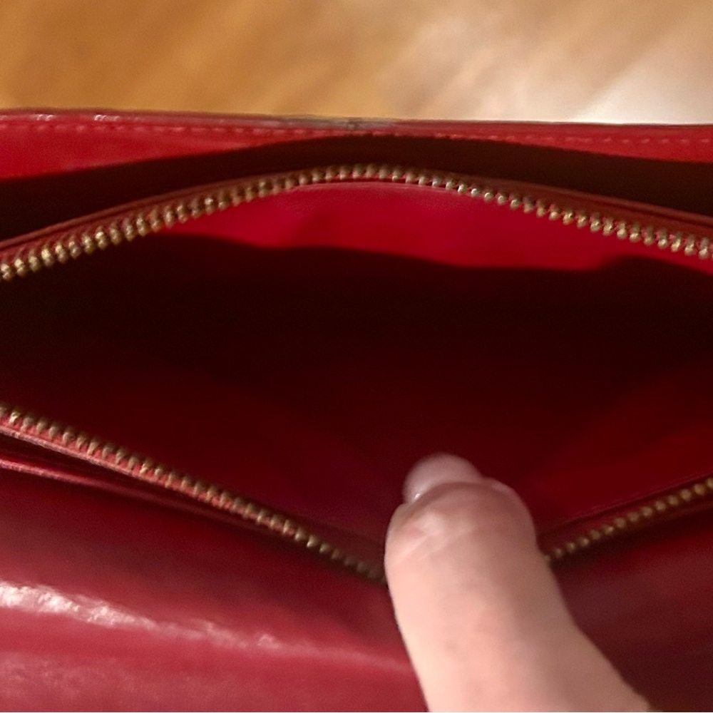 ✨ Louis Vuitton Vernis Sarah Wallet – Red Patent Leather ✨ - Picture 10 of 13